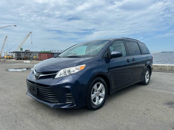 2018 Toyota Sienna LE - $16,999 (Staten Island NY)63654709587331120