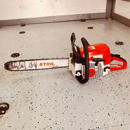 STIHL MS 250 Chainsaw 1