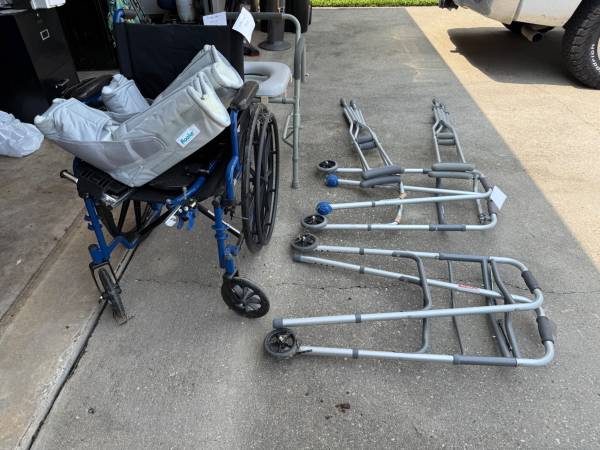 Medical Aid Equipment - $25 (Chalmette)