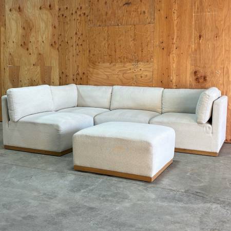 Henredon Murphy 4-piece Sectional with Ottman 1