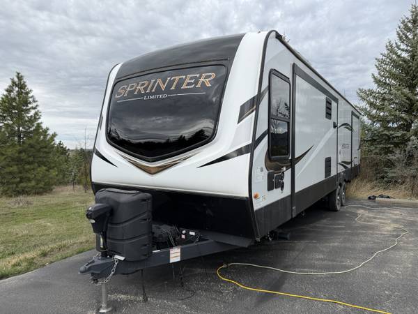 2022 Keystone sprinter limited trailer 1