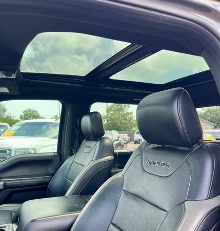 2018 Ford F-150 Raptor CLEAN! - $30,995 (Corpus Christi)63478845345283124