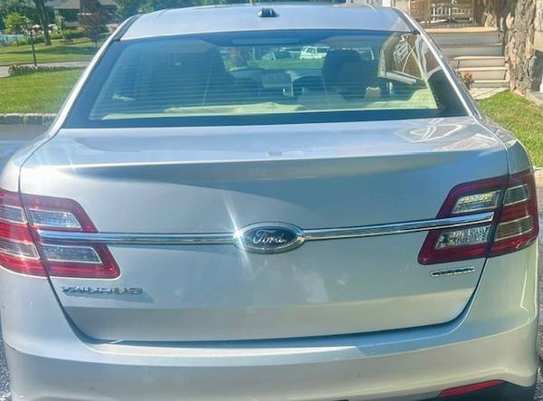 2015 Ford Taurus - por propietario - $3,300 (Yonkers)63614024174083121