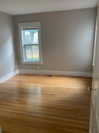 $2150.00 / 2br - 1100ft2 - Charming First Floor 2 Bed, 1 Bath Apartment in Hudson, NH - $2150/mo63931520679426124
