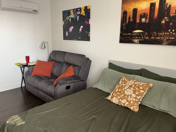 $1,300 / 315ft2 - Amazing furnished Studio in Uptown Chicago Lawrence House for sublet (Uptown)63918533531778122