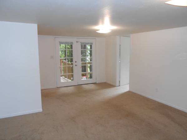 $2,000 / 3br - 1100ft2 - Gas Heat/Water & Garbage:Free/Dishwasher/Washer & Dryer (russian river)64030485985026122