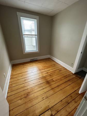 $3,500 / 5br - Medford 5 Bed/1 Bath Apartment | Washington St63863244779523121