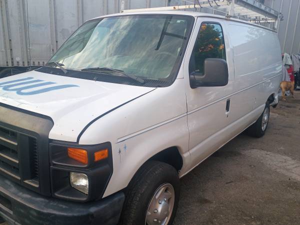 2011 Ford e250 1