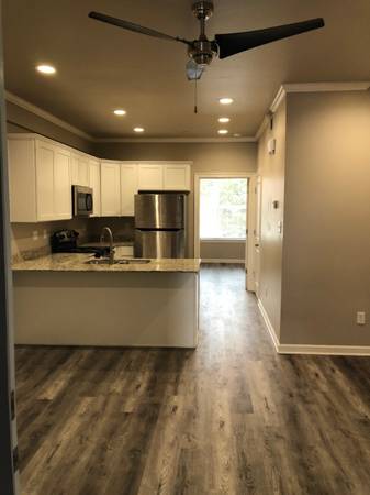 $950.00 / 1br - Apartamento de 1 dormitorio y 1 baño en el centro63857515037953124