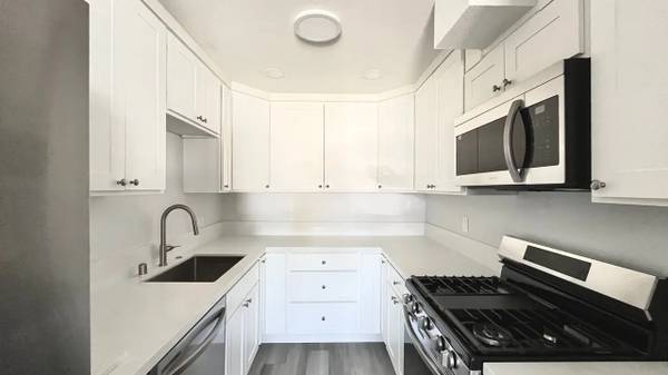 $2,199 / 2br - 876ft2 - Modern and Elegant! 2 Bedroom 1 Bath Apartment (Escondido)63845974661251120