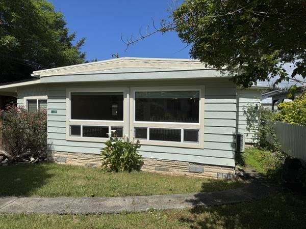 Great Remodeled Manufactured home on its own land in Brookings Oregon 1
