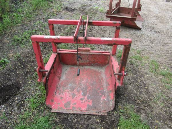 Tractor 3 Point Reversible Scoop Bucket 1
