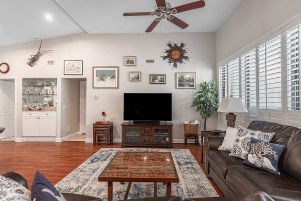 $540,000 / 3br - 2641ft2 - Hagamos un trato. 🏡Casa frente al lago de 3/2/2 CBS en Martin Downs/Heronwood (Martin Downs/Heronwood)63823722899587124