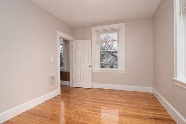 $1,400 / 1br - 520ft2 - Charming 1 bedroom- $1400 no utilities (Haverhill)63856338565379122