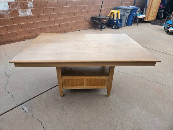 Dining Room Table & 8 Chairs 1