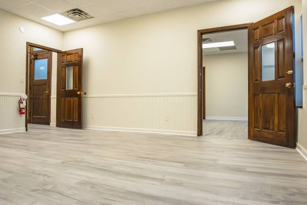 $425 / 332ft2 - Affordable Office & Warehouse Spaces – Starting at $425/month! (381 Broadway, Menands, NY 12204)63756277131265122
