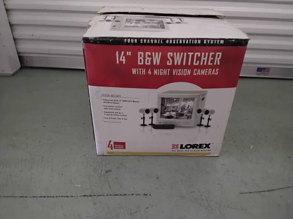 Lorex 14"B&W SWITCHER with 4 night vision cameras 1