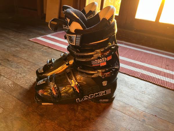 Lange Ski Boots 1