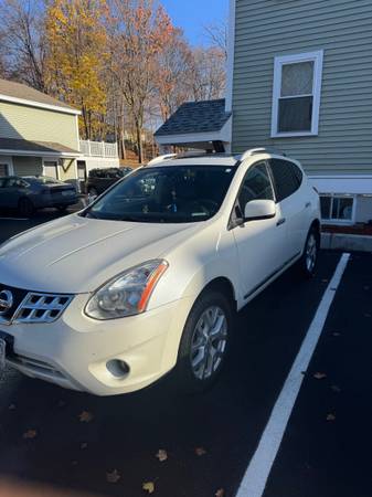 2011 NISSAN ROGUE - $5,500 (woburn)63469916672001123