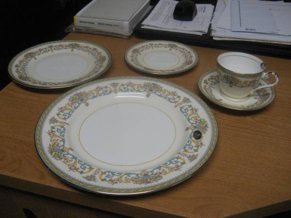 Aynsley Henley Bone China, Make offer 1