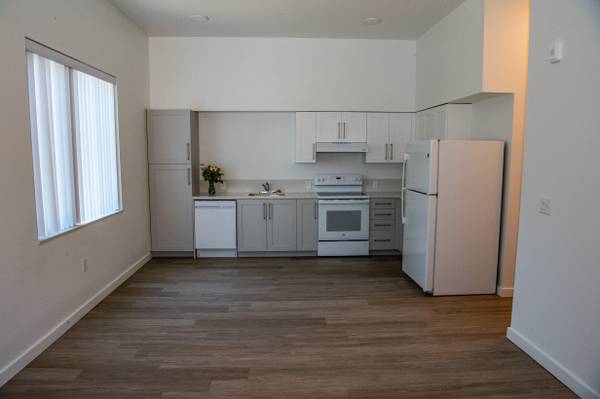 $1,614 / 2br - Tigard OR, 2BD 1BA, EnergyStar Refrigerator (9660 SW Greenburg Rd, Tigard, OR)63615726548097122