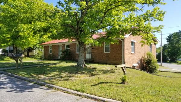 Beautiful 2 Bedroom 1 Bath Refurbished  Apartment 1