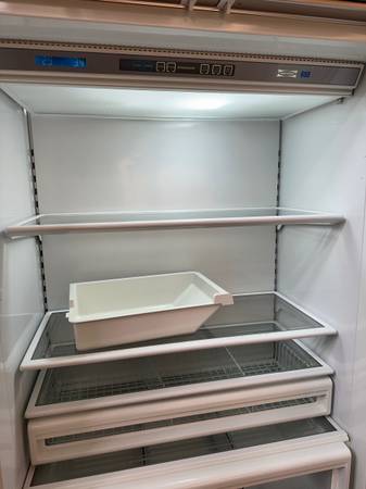 Sub-zero fridge 1