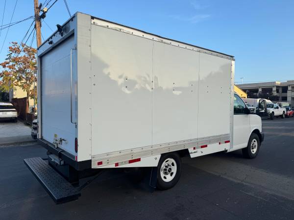 2019 GMC Savanna 3500 Refrigerated - Photo 3