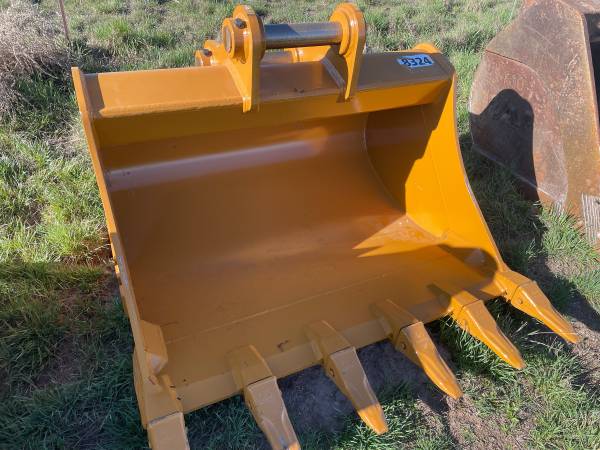 Cat 320 tooth bucket 60” 1