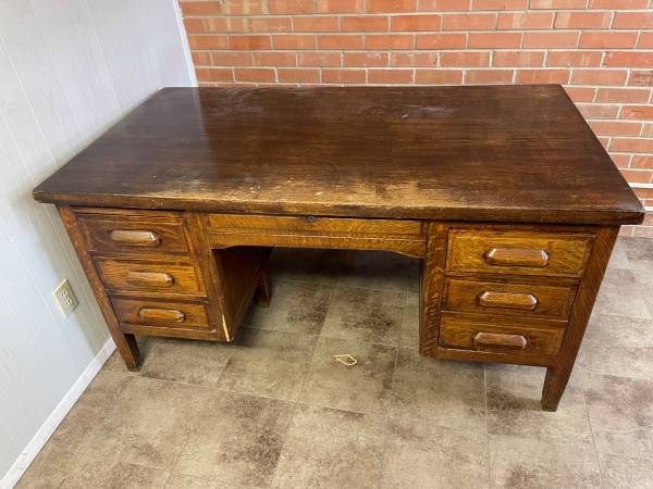 Solid Desk 1