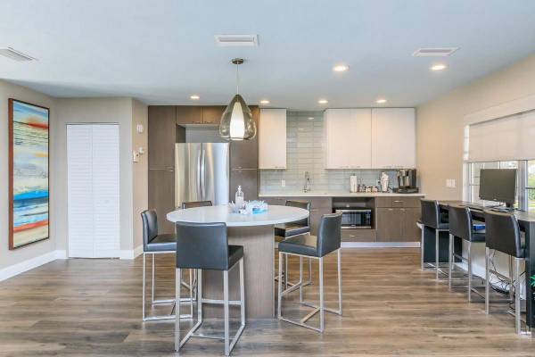 $1,599 / 2br - 950ft2 - Balcony or Patio, Private Backyards, State-of-the-art Fitness Center (Lutz)63976138210690120