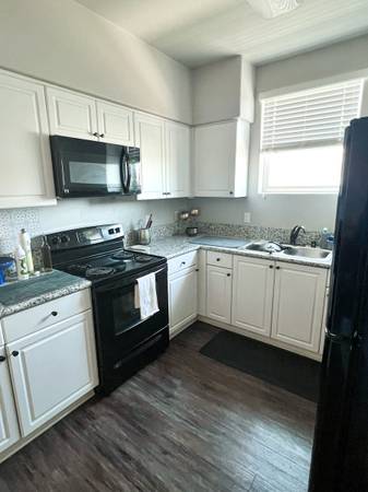 $850 / 2br - ROOMMATE NEEDED - MONTECITO APARTMENTS (Educators or Traveling Nurse’s) (Visalia)63809864703617124