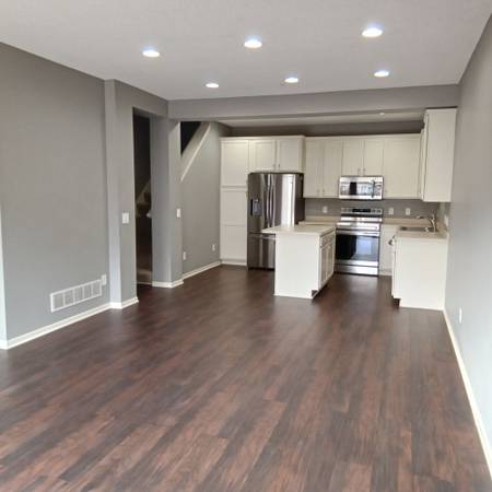 $2,400 / 2br - 1600ft2 - Well Maintained 2 Bedroom plus Bonus room, 2 car Garage, Great loc (Blaine)63868814130689122
