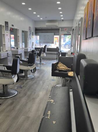 $4,300 / 800ft2 - NO KEY MONEY for EQUIEPMENT BARBER SHOP FOR RENT READY TO WORK (Bronx)64033801534593120
