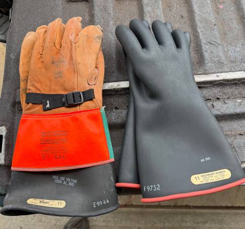 Lineman’s electrical gloves 1