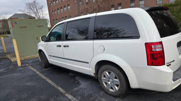 2010 Dodge Caravan 1