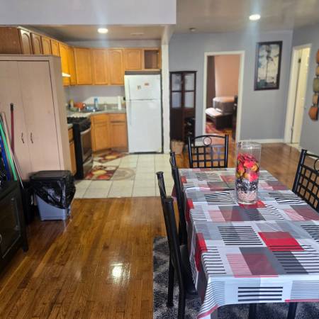 $350 / 1br - XLARGE Studio, Private Bathroom, 1 shared Bathroom with shared Kitchen63854288919299123