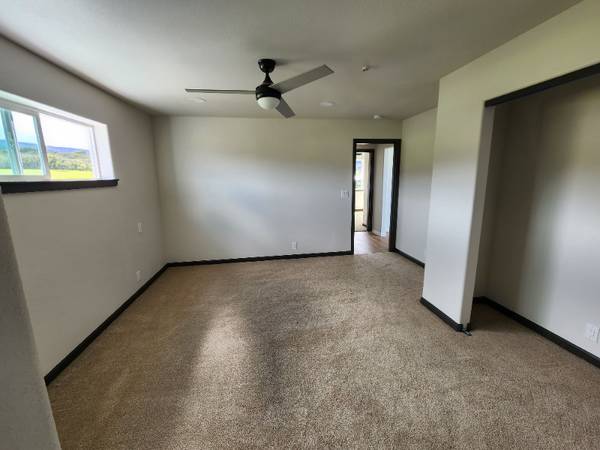 $3800.00 / 3br - 1400ft2 - New upstairs unit 3 bedroom 2 bath, one garage stall, laundry room, wa63939392870531123