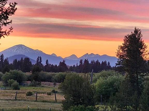 $1,675,000 / 4br - 2941ft2 - New custom home, 10 acres, river frontage, panoramic cascade views (Central Oregon)64286027406467121