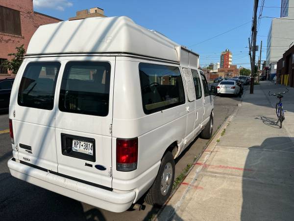 Ford E250 2014 - $4,500 (Sunnyside)63614124817409122