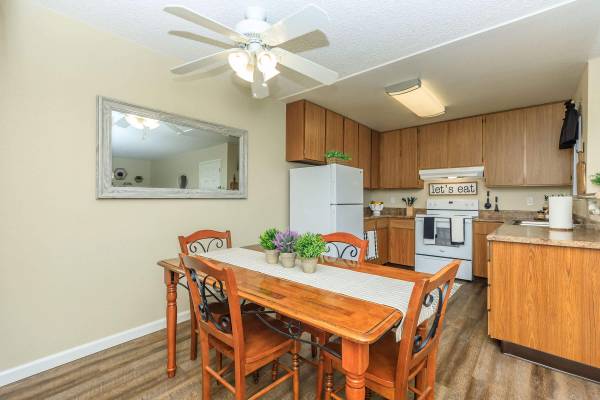 $1,590 / 2br - 835ft2 - COMING SOON!  2 BEDROOM APARTMENT WITH W/D HOOK UP AND NEW CARPET (GATED COMMUNITY)64008333733889123