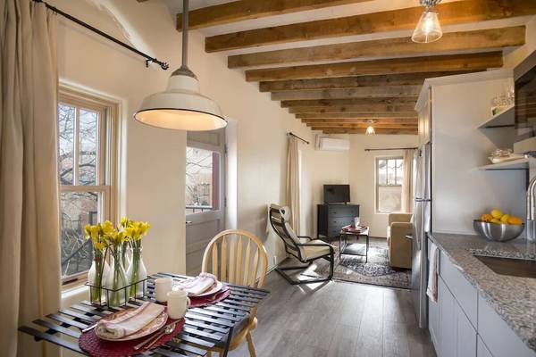 $100 / 1br - 450ft2 - Renovated Loft steps from Santa Fe Plaza, Canyon Road & Railyard Distr63806118617347120