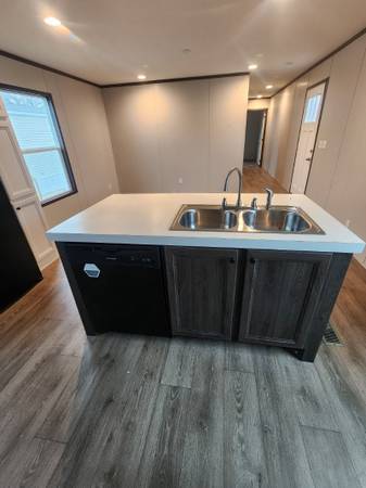 $950 / 3br - Vida cómoda hecha simple (Junction City)63978412625922124