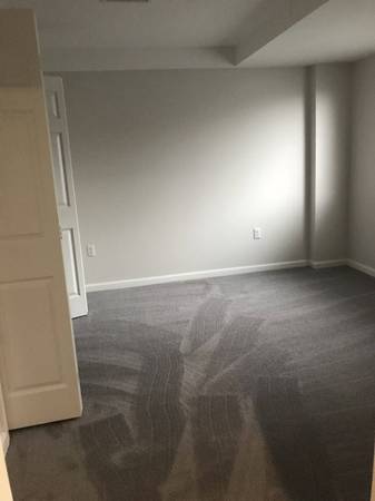 $2,450 / 2br - 1040ft2 - Fitness Center, Dog Park, Secure Access (180 Woodbury St, Manchester, NH)63656228002305121
