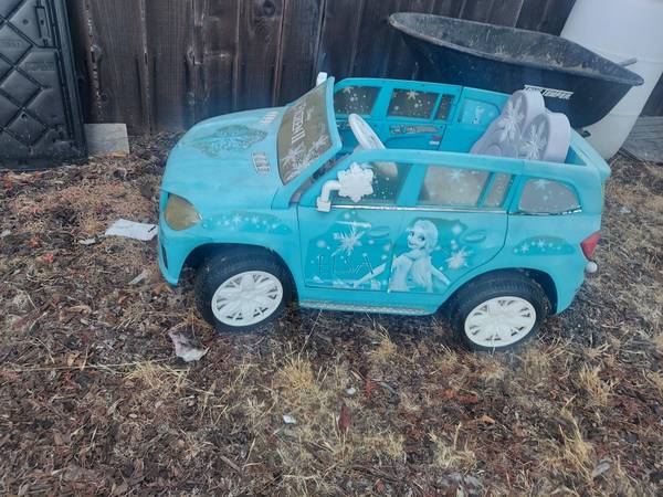Power Wheels Disney Frozen Elsa 1