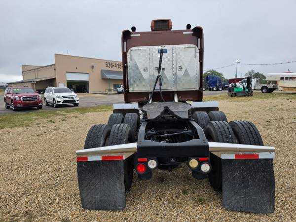 2018 Peterbilt 389 Sleeper Truck - Photo 15