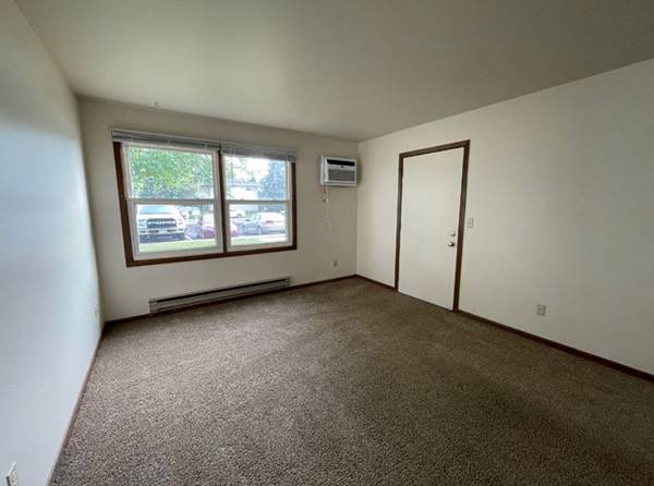 $995 / 2br - 750ft2 - ALL UTILITIES INCLUDED – 2BR/1BA First Floor Apartment – $995/mo | (Eau Claire)63845959675651121