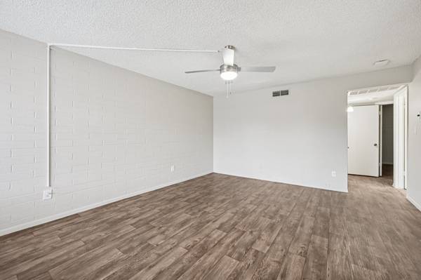 $1,325 / 2br - 📦 Low Security Deposits (1137 E Orange Street Tempe AZ)64047538868993121