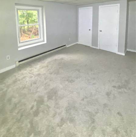 $1,000 / 1br - Large one bedroom centrally located $1000 per month (Winsted)64020519196418123