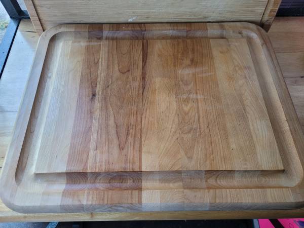 Large Cutting Board with Legs 1